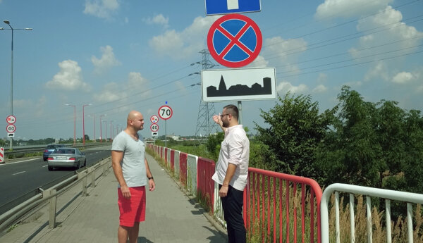 Parkingowy interes i walka o ulicę